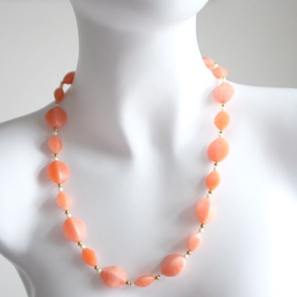 COPY - Vintage Plastic Lucite Peach Swirl Bead Necklace - Picture 1 of 2